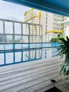 Makati Central Stay with FREE Pool, Gym and City View