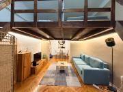 Bohemian Wooden Hideaway with bathtub & AC near Heroes Square