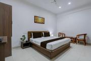 Super OYO Townhouse Gomti Nagar Sector 1 Formerly The Gahmar Inn