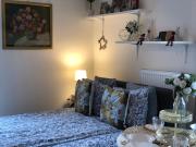 Cozy Apartment Prague Airport- 5 minute drive from AirPort