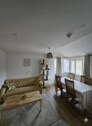 4 Bedroom Cozy Apartment in Kensington