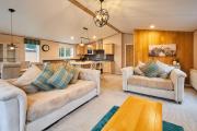 Sandy Lane 18 - Lodge with Hot Tub