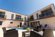 Family-friendly apartments with swimming pool Drvenik Veliki, Drvenik - 16377