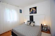 Apartments with parking space Supetar, Brac - 15017