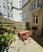 Authentic Apartment With Stucco On Østerbro