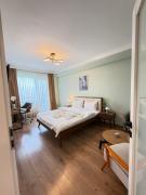 Q Deluxe Collection - Palas Commercial Center