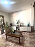 Casa com piscina e muita natureza