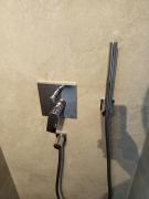 Supermodernes Appartment mit Küche, Kingsize Boxspringbett und Parkplatz