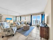 Holiday Surf and Racquet Unit 715