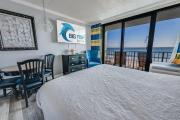 Great Direct Oceanfront View Low Floor Heated Pool