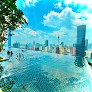 Infinity pool luxury Apartment Axon