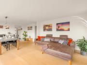 Modern Living Villa mit Panorama-Wintergarten & TV