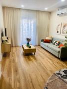 Stylish Bright Centrally Located Home El Botanic