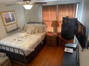 Retro Ranchhouse - Private Room