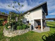 Vineyard Cottage with Private Jacuzzi