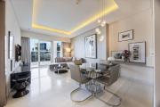 PNB Living - Luxury 1BR with Burj Khalifa View - DAMAC Paramount, Business Bay