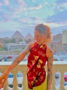 Roone pyramids view inn