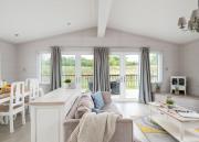 Cherry Bird Lodge Escape