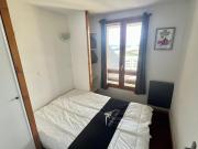 Appartement 6 personnes à Super Besse avec parking et piscine - FR-1-814-161