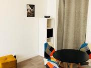 Confort à Reims: Accès Internet, Accueillant - FR-1-870-20