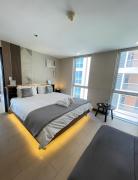 1Bedroom Suite St Mark Residences Near Venice Mall BGC Taguig