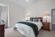 Elegant Character Villa - Walk to Claudelands