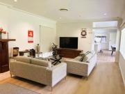 Top Leura