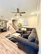 Family Spacious New Cozy 5BR House in Asian Town