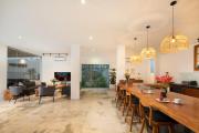 Huge Villa, 7 BEDR Pool Villa, Near Beach & Clubs