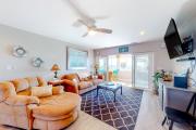 Gulf view getaway across from the beach with sunrooms gas grills AC & yard