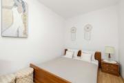 Przytulny Apartament w Centrum Blisko Plaży by Noclegi Renters