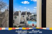 Elegant Lakefront Condo Showcasing Spectacular Views.