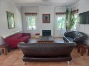 Spacious 3 bedroom apartment in house in upmarket area