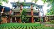 Airport City Leeads Hotel