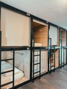 Socialite Dago 5 Bunk Beds Max 10 Guest