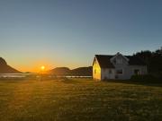 Cozy older house in the middle of Lofoten