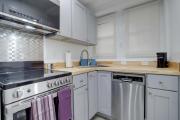Sojourn Studio Cosmopolitan Pad 5 Min from Metro