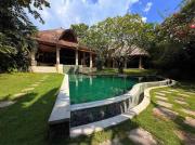 Villa dengan pemandangan kolam renang