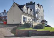New! Amazing SEA VIEW - 4BR Cottage City Centre with Terrace & Free Parking