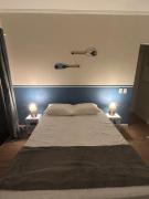 Flat completo com estacionamento à 400m da praia