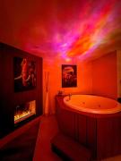 Cozy Apartment with Private Jacuzzi