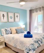 Le Petit Château plaza