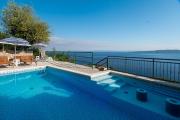 Brela Seaview Apartment with Swimming Pool & Parking