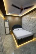 Lari Guest House