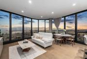 Panoramic City & Bay Views and Free Parking