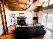 The Nest Serene Sanctuary w Hot Tub Fireplace Grill Hammock Outdoor Fire Feature Fully Fenced Yard AC Pets Ok