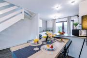 Modern 2-Bed Home by 53 Degrees Property near Etihad & City Centre, with FREE Parking!