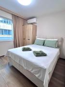 Stylish Central Apartment with Free Parking by ApartMAX
