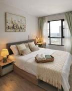 High Floor 2BR Condo opposite Central Festival Pool Gym