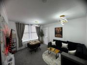 Modern 2 Bedroom Ground Floor Apartment in Dundee, Free Parking